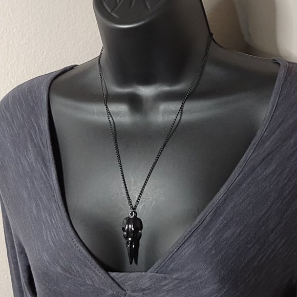 Very Awesome Black Bird Skull Pendant Necklace 20 Inches Long - Picture 12 of 12